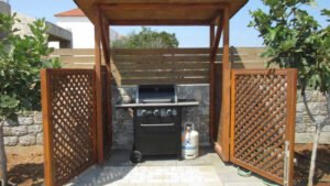 Outdoor BBQ Area – Alisahni Villas, Kiotari