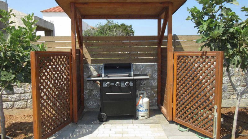 Outdoor BBQ Area – Alisahni Villas, Kiotari